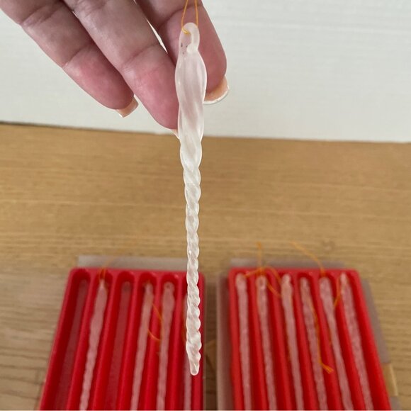 Vintage Clear Frosted Glass Icicle Ornaments 5.5 Inch Set of 11 Original Box - Picture 3 of 5